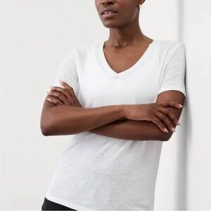 NWT Athleta Getaway V-Neck Tee